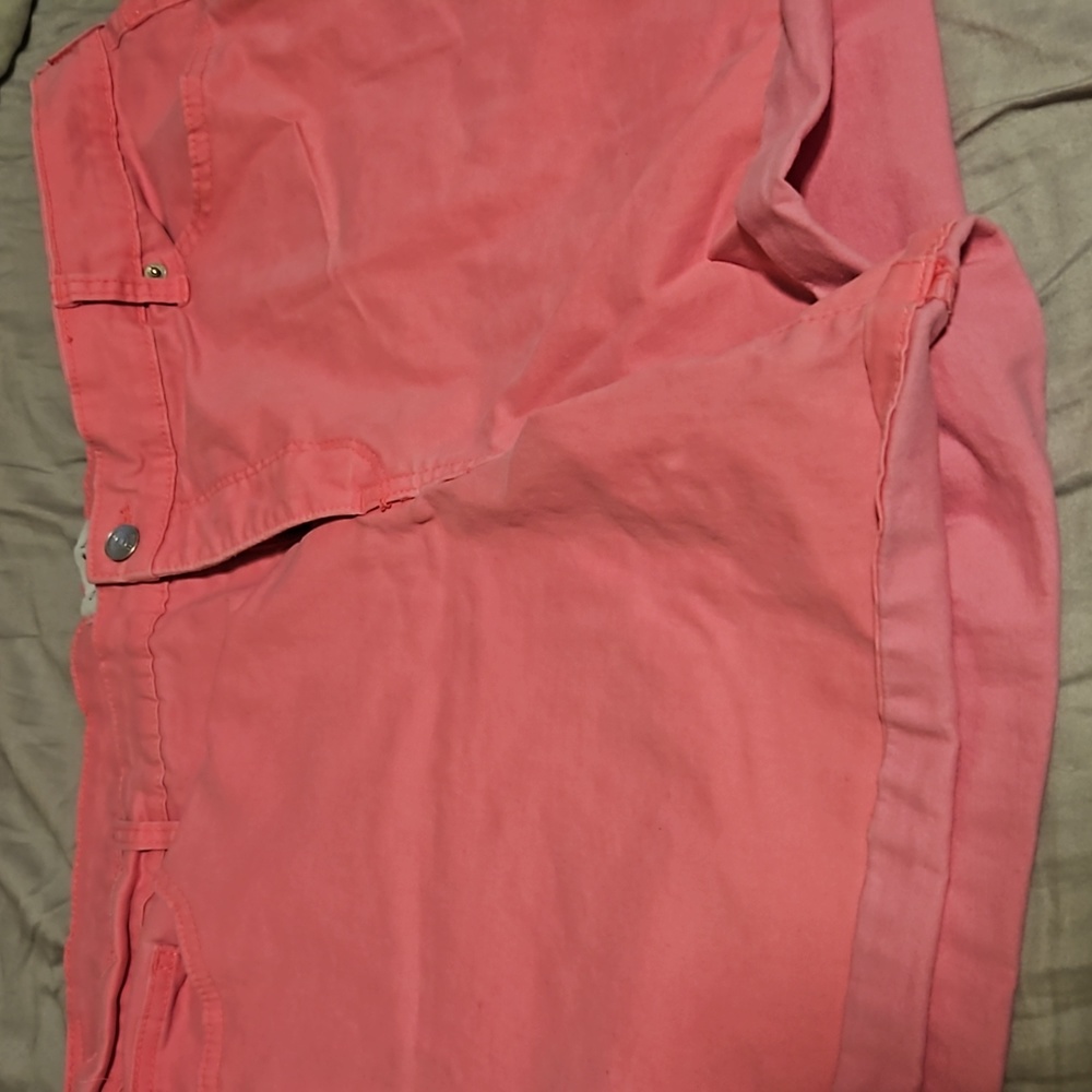 GUC CROWN & IVY PINK 20W SHORTS